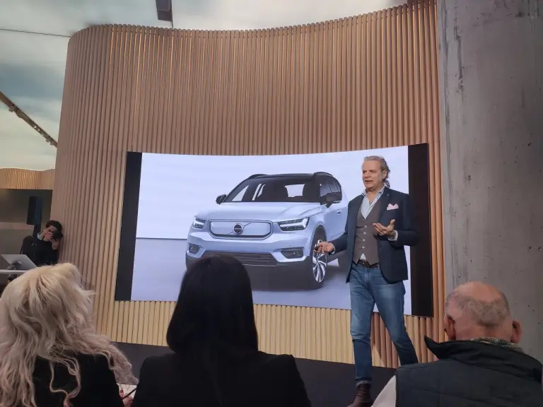 Nuova Volvo XC40 Recharge  - 4