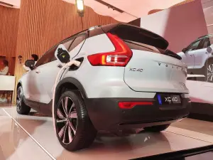 Nuova Volvo XC40 Recharge 