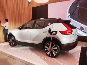 Nuova Volvo XC40 Recharge 