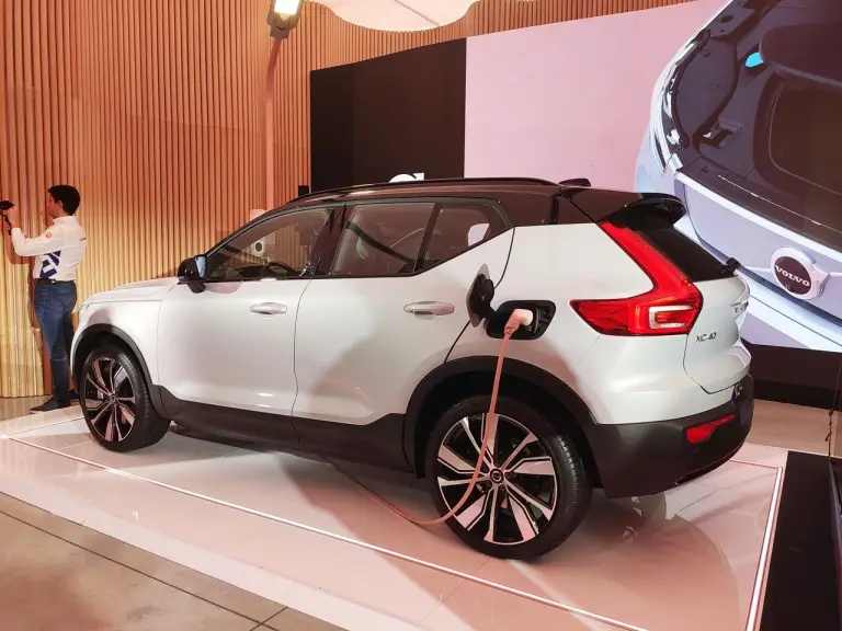 Nuova Volvo XC40 Recharge  - 10