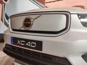Nuova Volvo XC40 Recharge 
