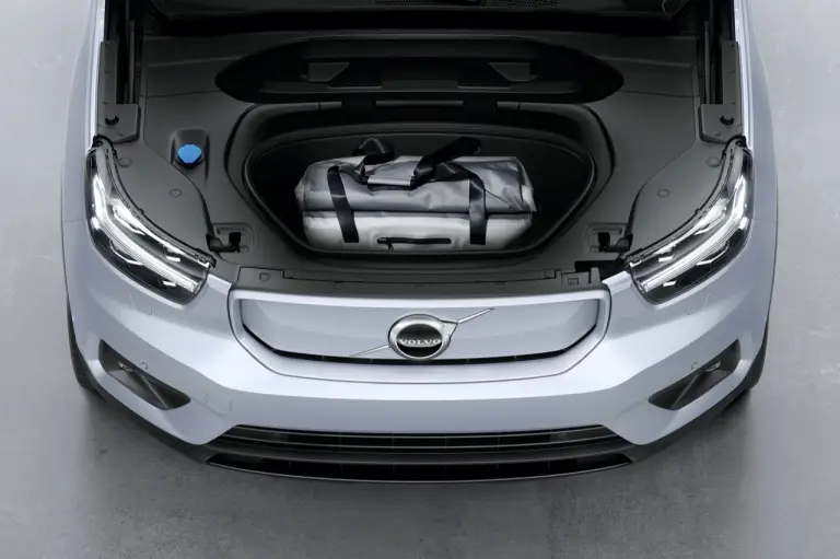 Nuova Volvo XC40 Recharge  - 16