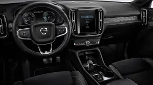 Nuova Volvo XC40 T5 elettrica 2020 - Foto gallery