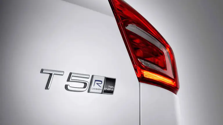 Nuova Volvo XC40 T5 elettrica 2020 - Foto gallery - 5