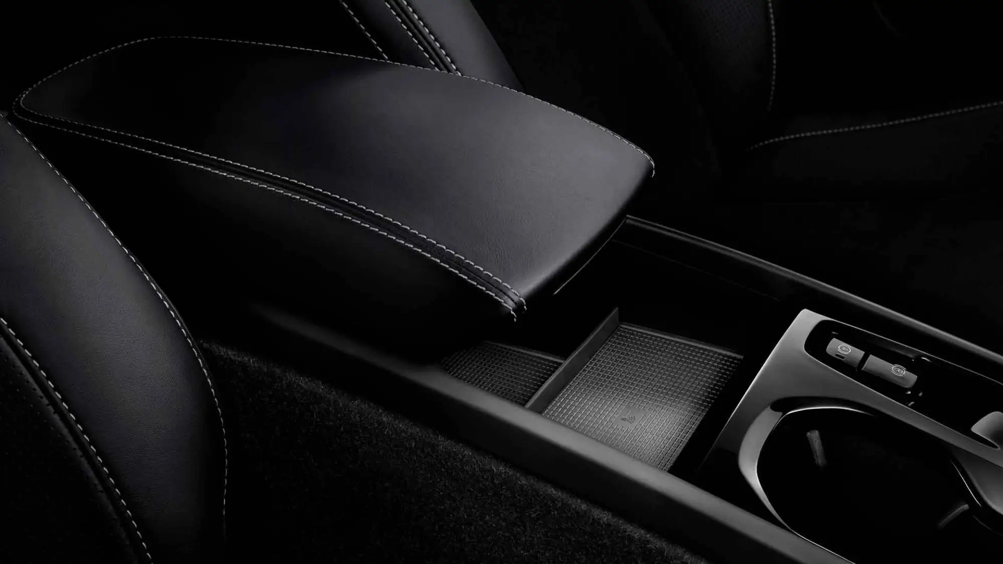 Nuova Volvo XC40 T5 elettrica 2020 - Foto gallery - 8