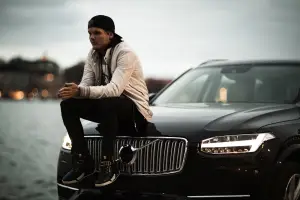 Nuova Volvo XC90 - Feeling Good di Avicii - 11