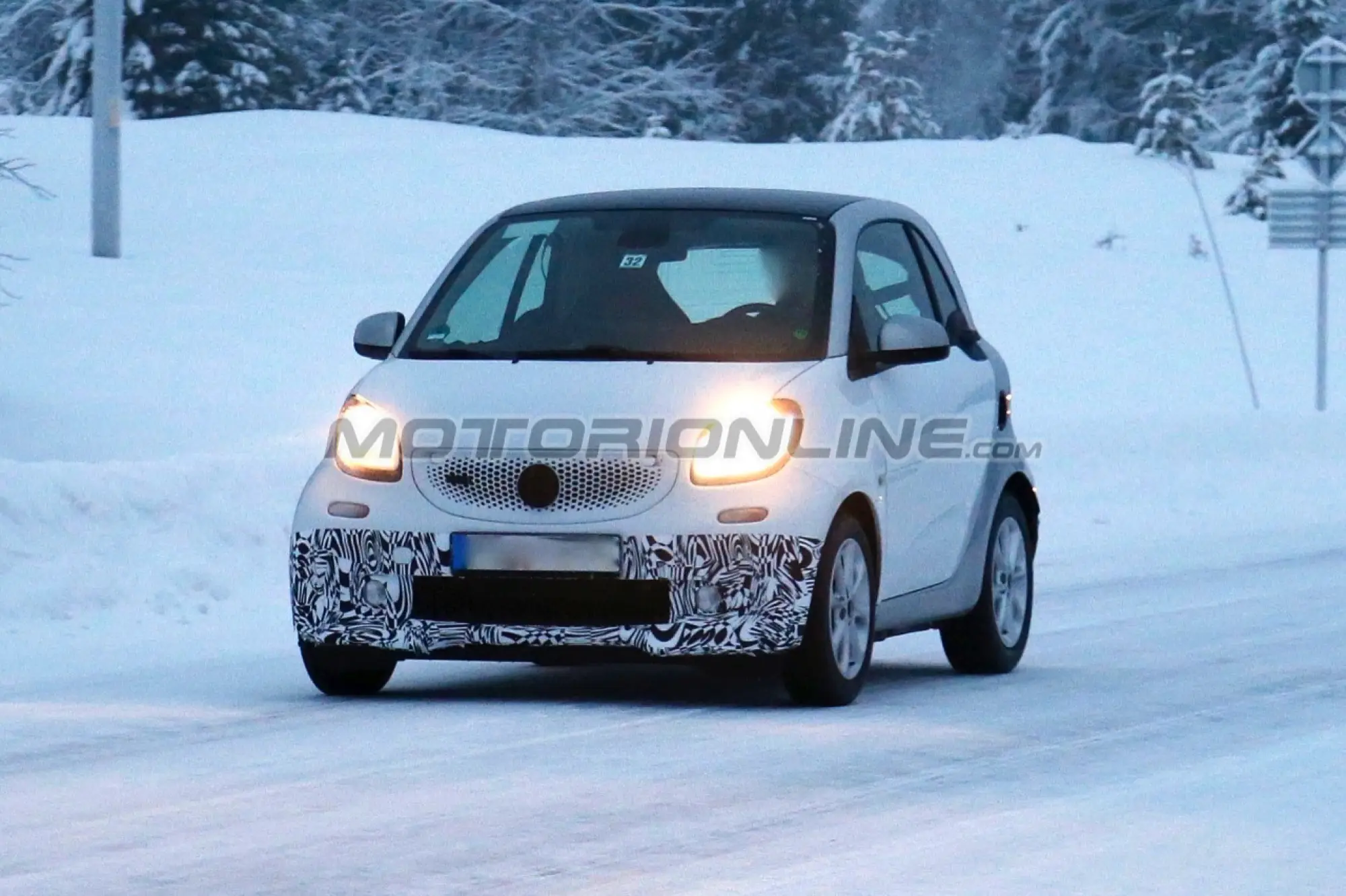 Nuove Smart fortwo e forfour Brabus - Foto spia 06-01-2016 - 9