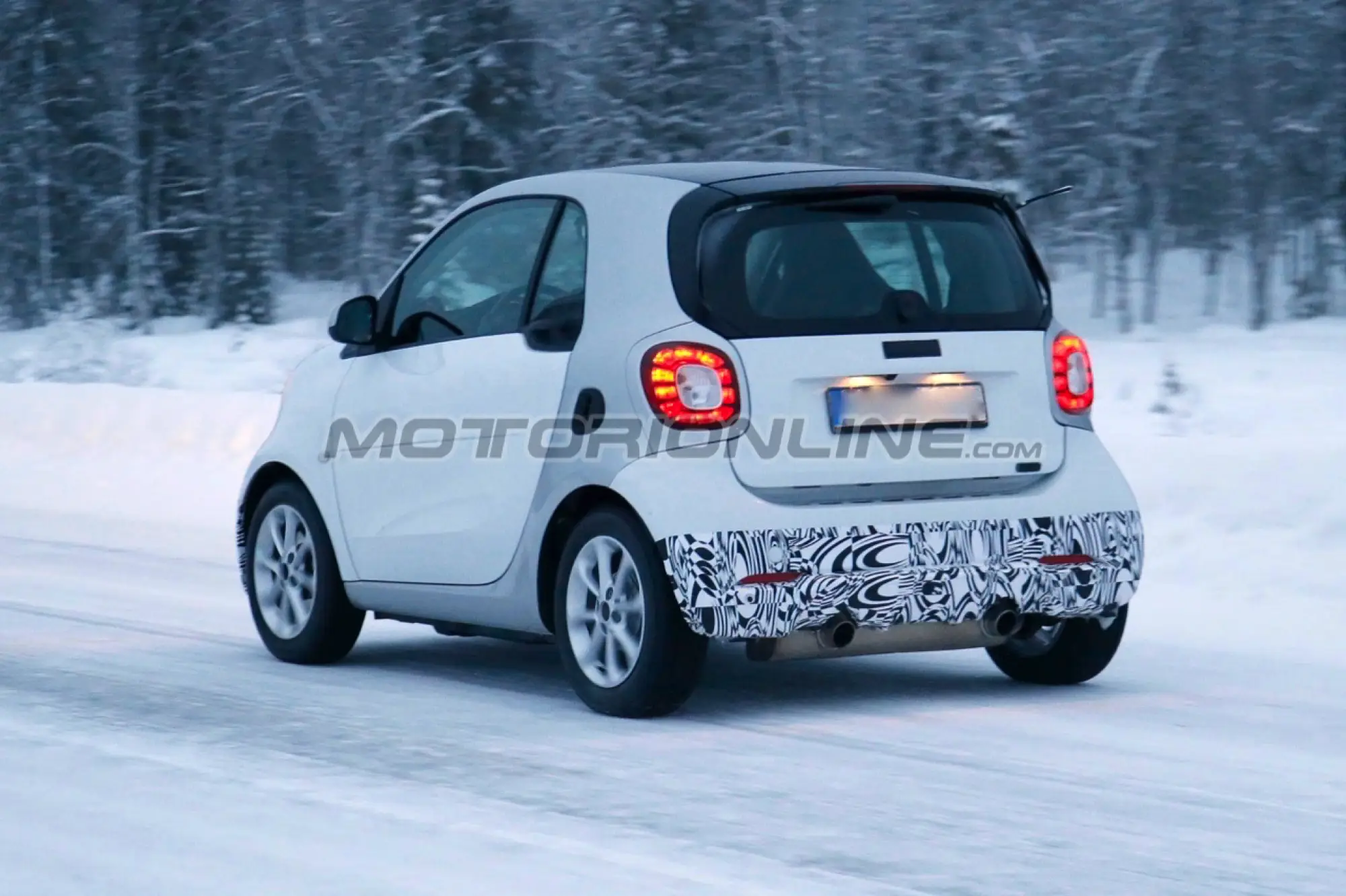 Nuove Smart fortwo e forfour Brabus - Foto spia 06-01-2016 - 14