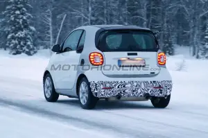 Nuove Smart fortwo e forfour Brabus - Foto spia 06-01-2016