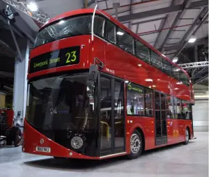 Nuovi autobus londinesi Aston Martin - 4