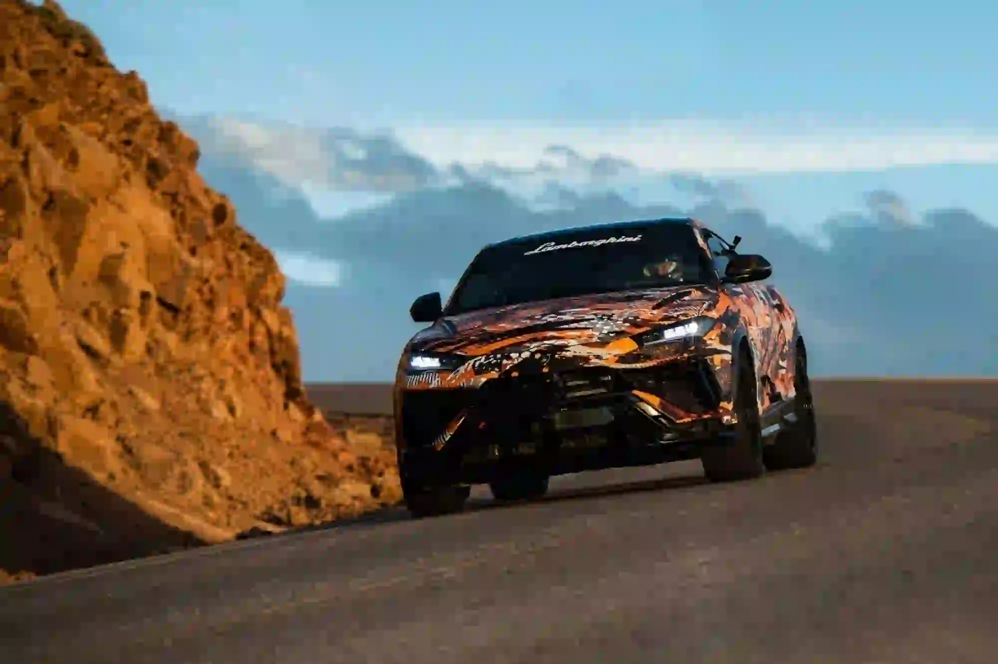 Nuovo Lamborghini Urus record Pikes Peak - Foto - 15