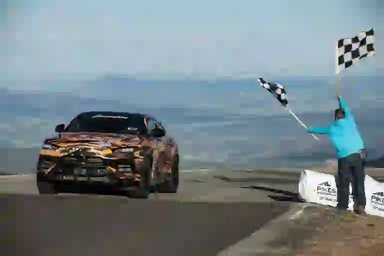 Nuovo Lamborghini Urus record Pikes Peak - Foto - 11