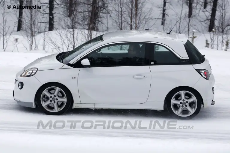 Opel Adam 1.4 Turbo SIDI - Foto spia 14-02-2014 - 4