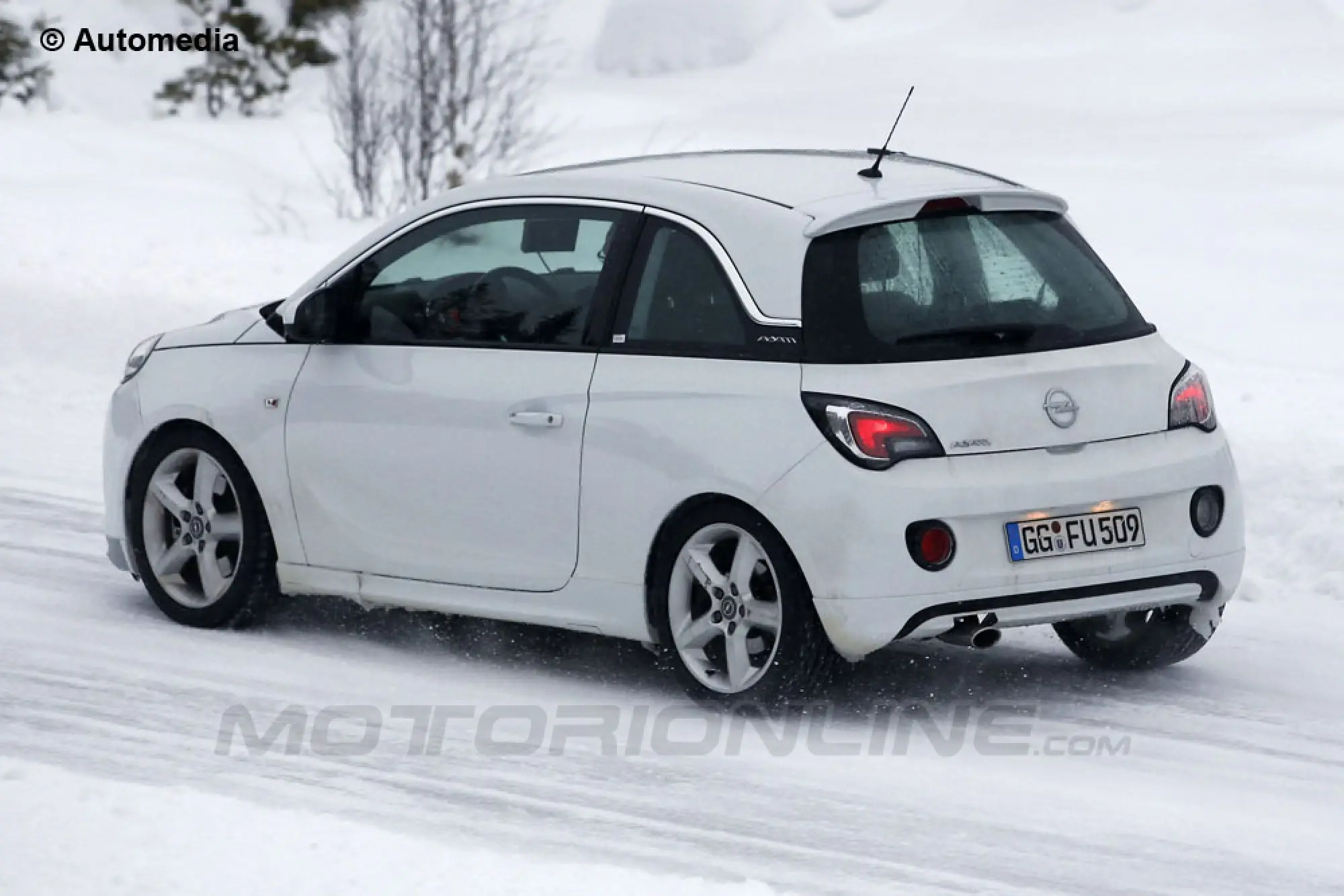 Opel Adam 1.4 Turbo SIDI - Foto spia 14-02-2014 - 5