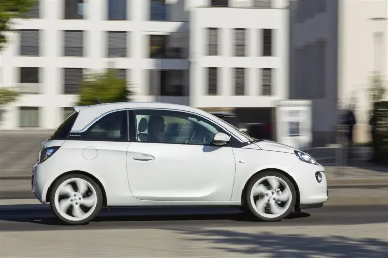 Opel Adam Black Link e White Link - 2