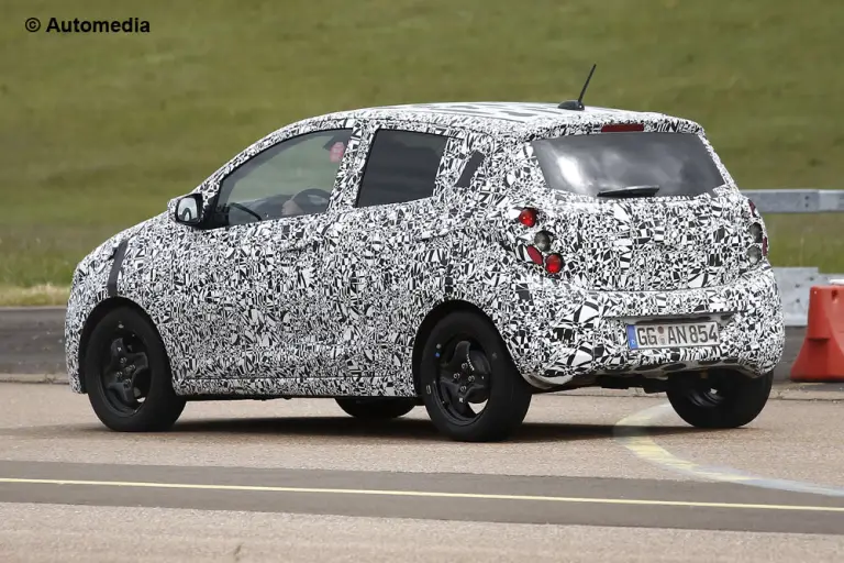 Opel Agila 2015 - Foto spia 16-05-2014 - 5