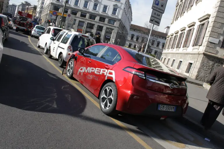 Opel Ampera Prova Su Strada - 10