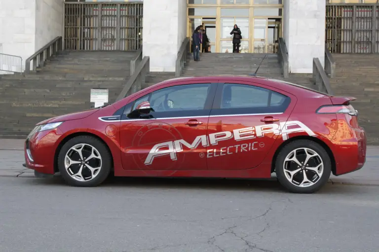 Opel Ampera Prova Su Strada - 12