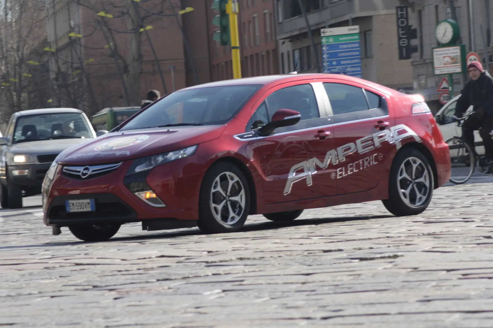 Opel Ampera Prova Su Strada - 19