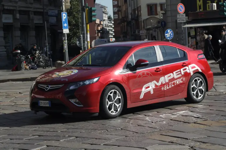 Opel Ampera Prova Su Strada - 24