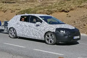 Opel Astra 2015 - Foto spia 20-10-2014 - 2