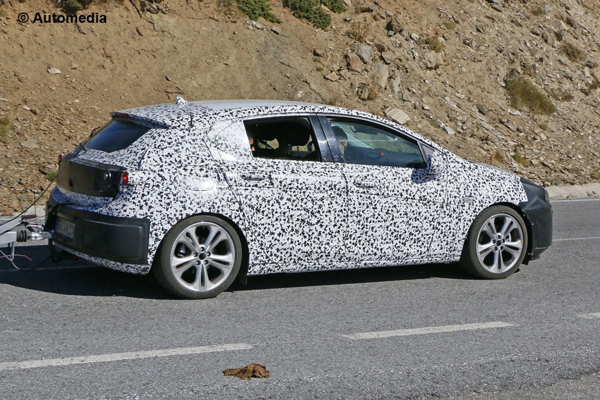 Opel Astra 2015 - Foto spia 20-10-2014 - 5