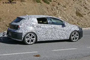 Opel Astra 2015 - Foto spia 20-10-2014 - 5