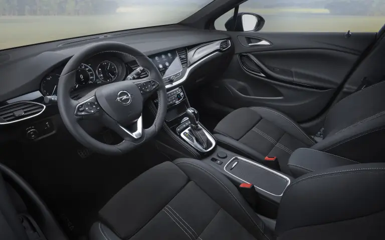 Opel Astra 2019 - 11