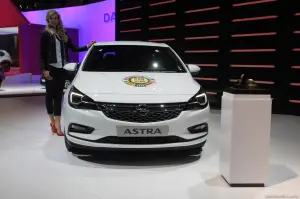 Opel Astra Car of the Year 2016 - Salone di Ginevra 2016