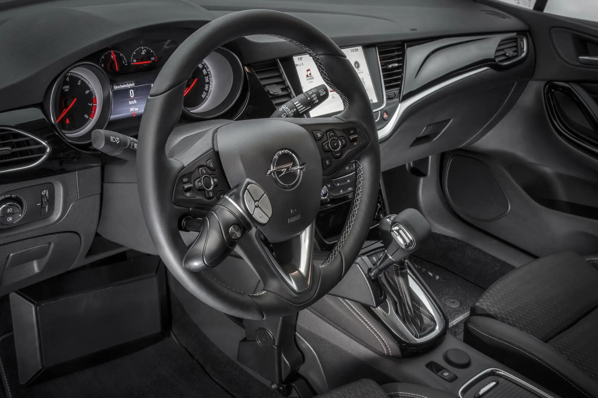 Opel Astra con comandi manuali per disabili - 3