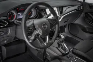 Opel Astra con comandi manuali per disabili - 3
