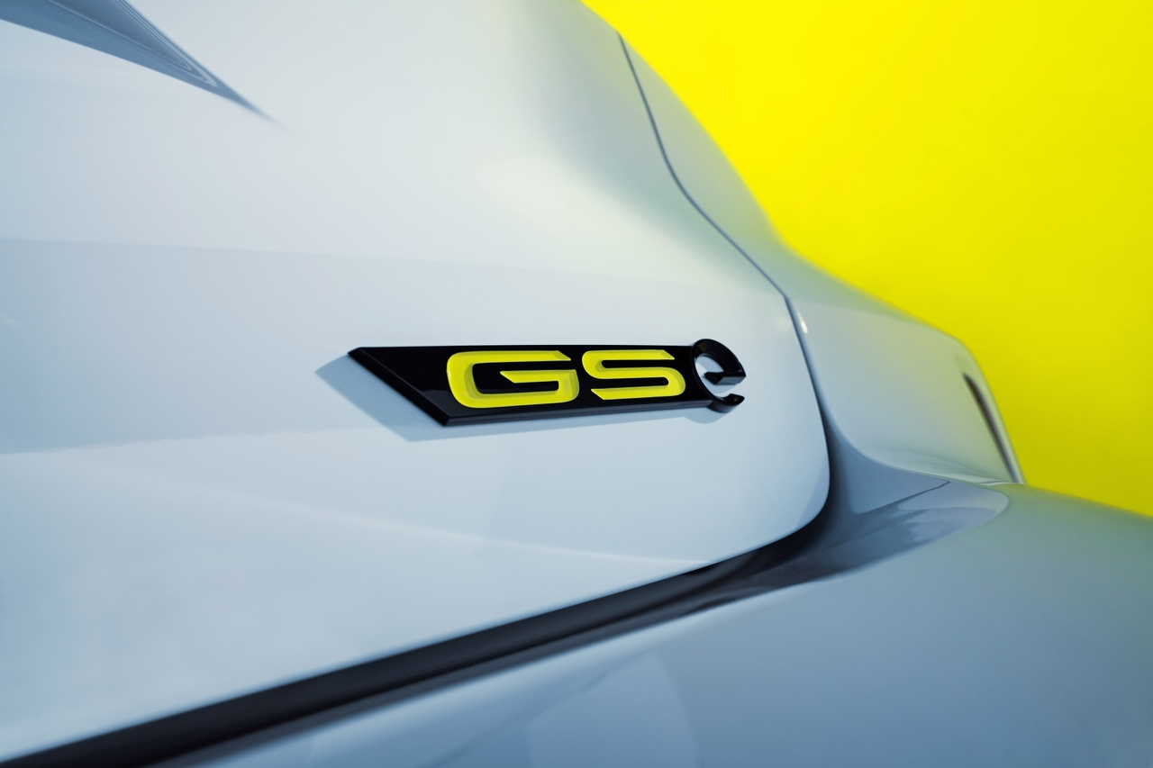 Opel Astra e Astra Sports Tourer GSe - Foto