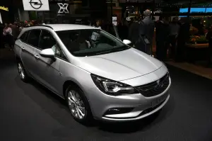 Opel Astra EcoM - Salone di Francoforte 2017