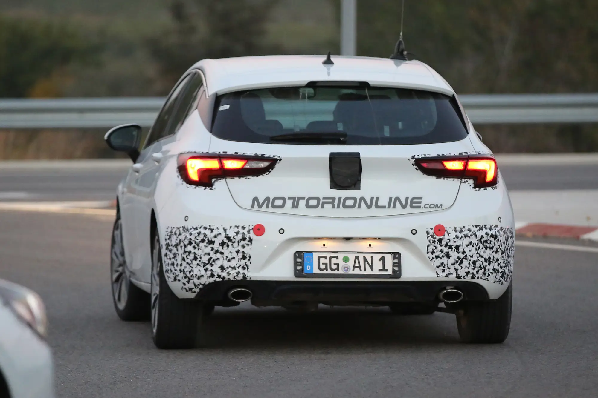 Opel Astra GSI - Foto spia 15-12-2015 - 9