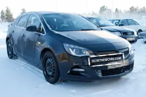 Opel Astra GSI spy
