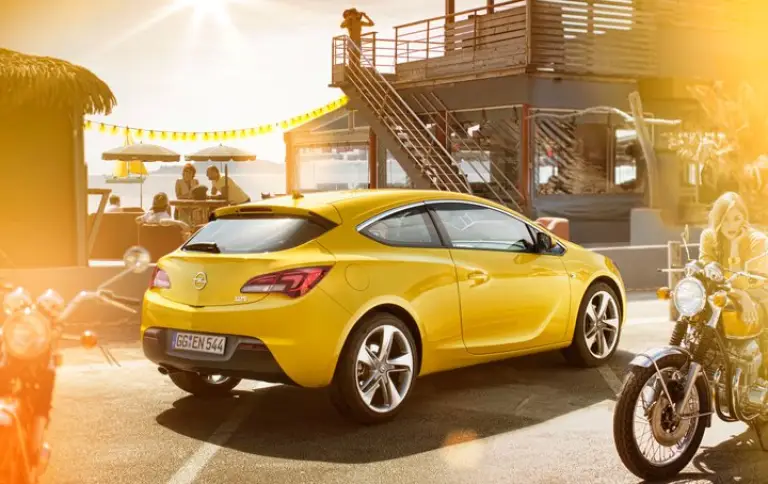 Opel Astra GTC 2011 - 2