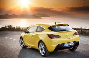 Opel Astra GTC 2011