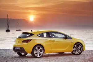 Opel Astra GTC 2011