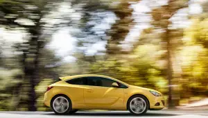 Opel Astra GTC 2011