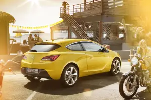 Opel Astra GTC 2012