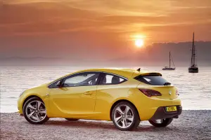 Opel Astra GTC 2012