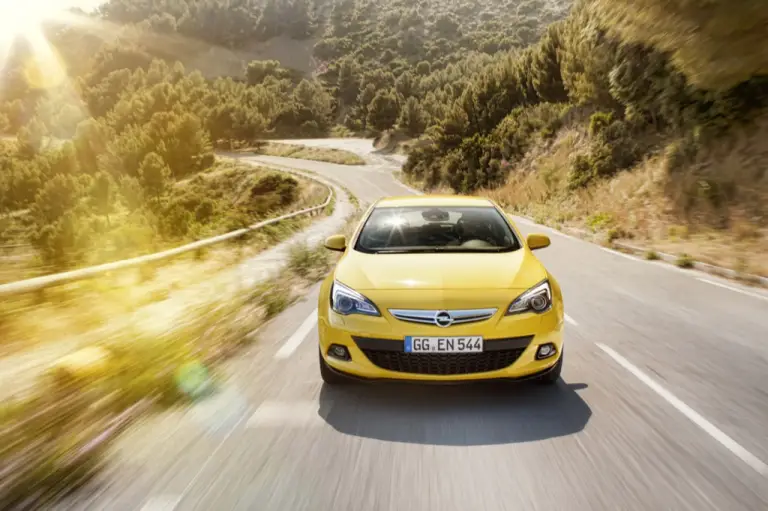 Opel Astra GTC, foto ufficiali - 5