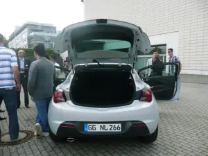 Opel Astra GTC - Russelsheim - 8 luglio 2011