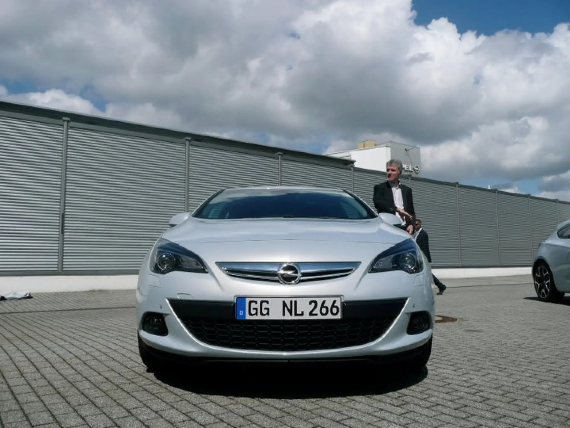 Opel Astra GTC - Russelsheim - 8 luglio 2011 - 10