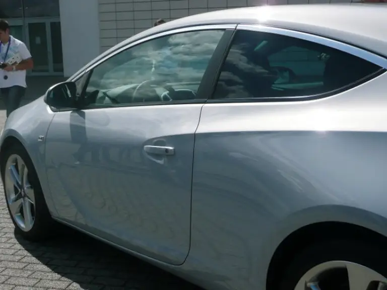 Opel Astra GTC - Russelsheim - 8 luglio 2011 - 14
