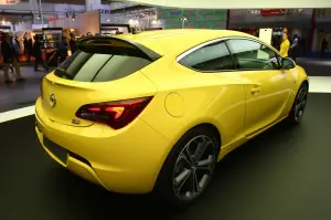 Opel Astra GTC - Salone di Francoforte 2011