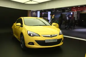 Opel Astra GTC - Salone di Francoforte 2011