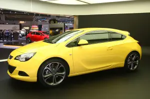 Opel Astra GTC - Salone di Francoforte 2011