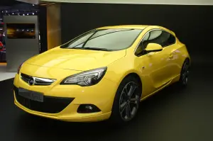 Opel Astra GTC - Salone di Francoforte 2011