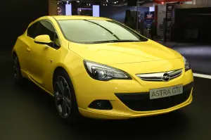 Opel Astra GTC - Salone di Francoforte 2011